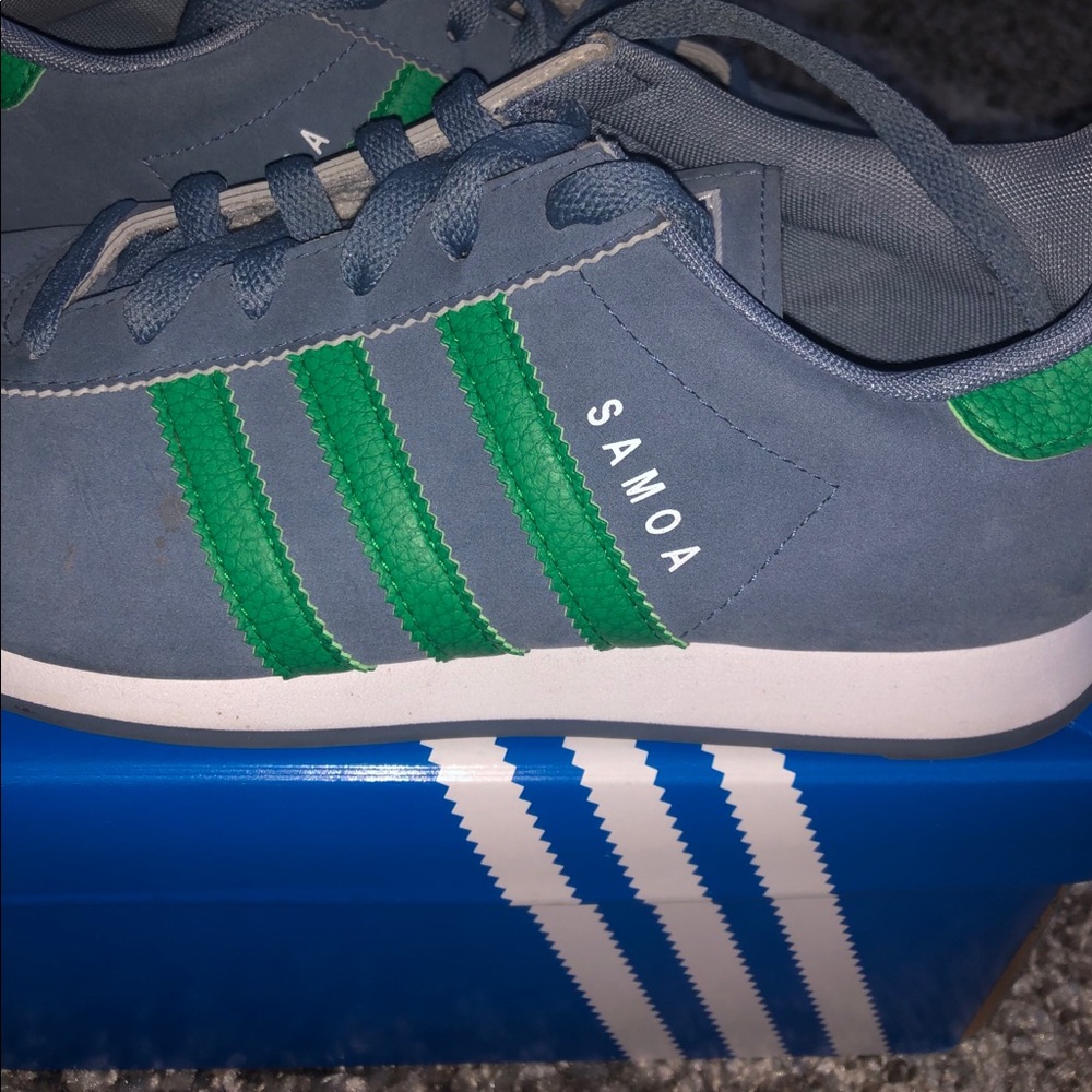 ADIDAS Tennis Shoes Kid’s Size 5 - Picture 3 of 5